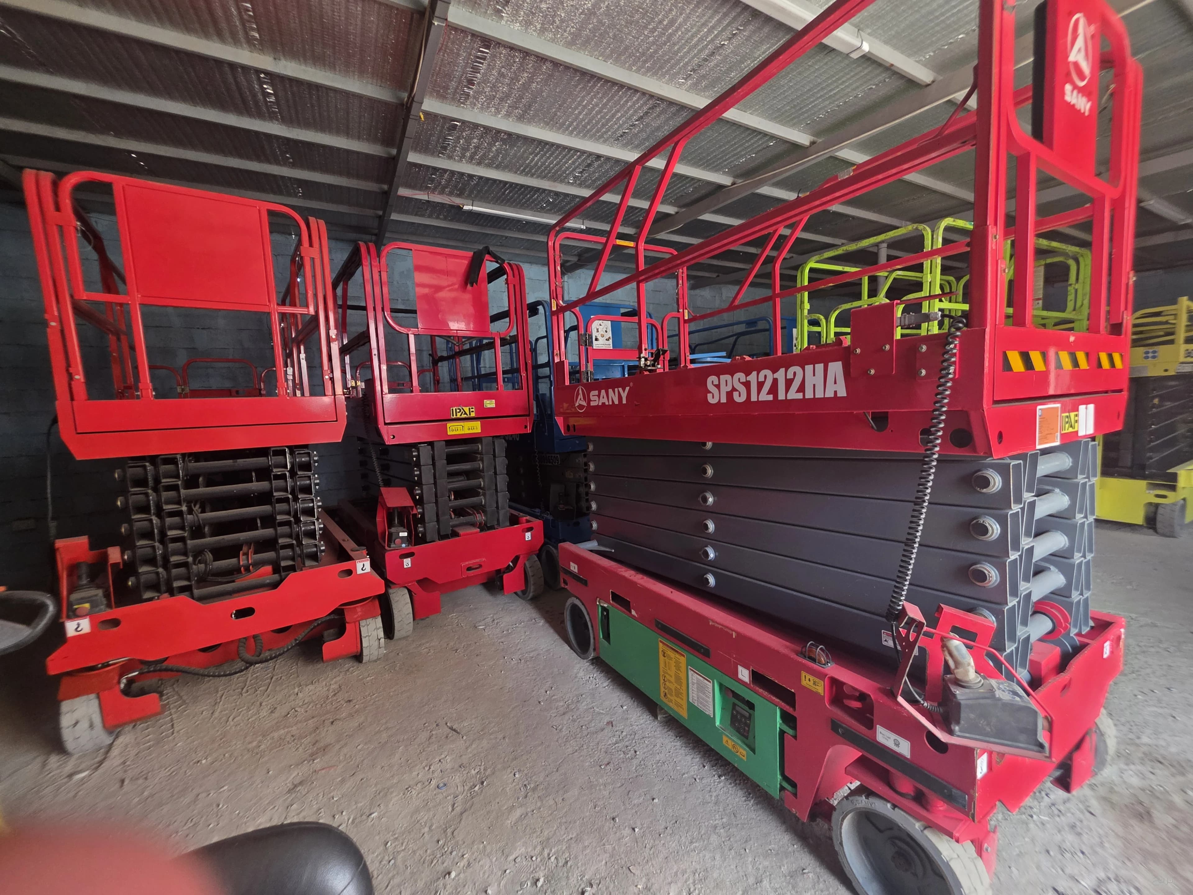 سيزر لفت للايجار جده ##تاجير سيزر لفت #Scissor lifts for rent 6