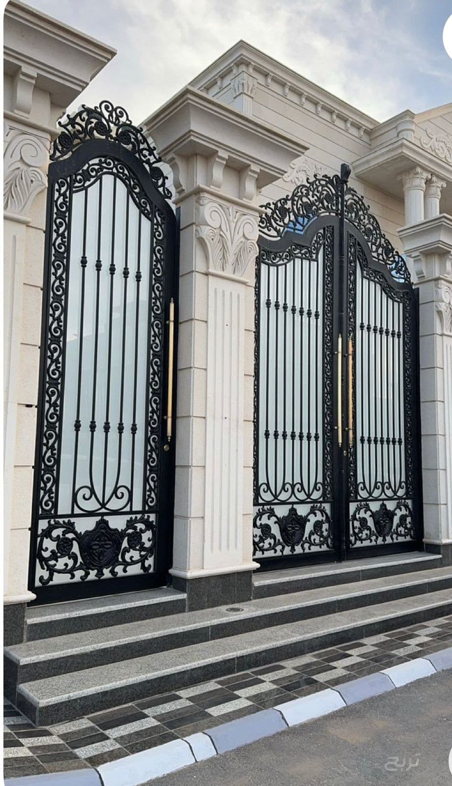 حداد حي الشاطئ 0549424270