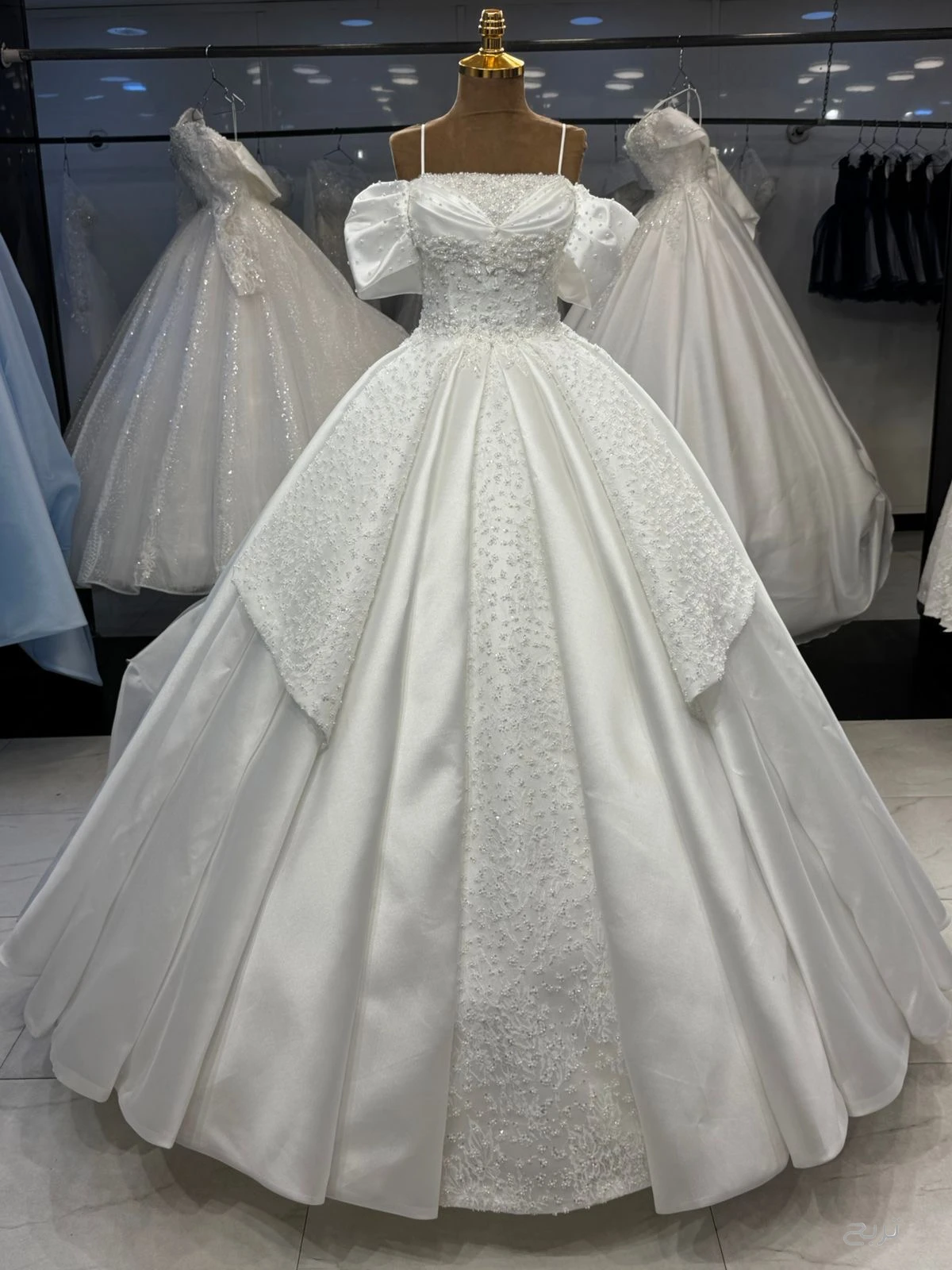 فساتين زفاف وافراح