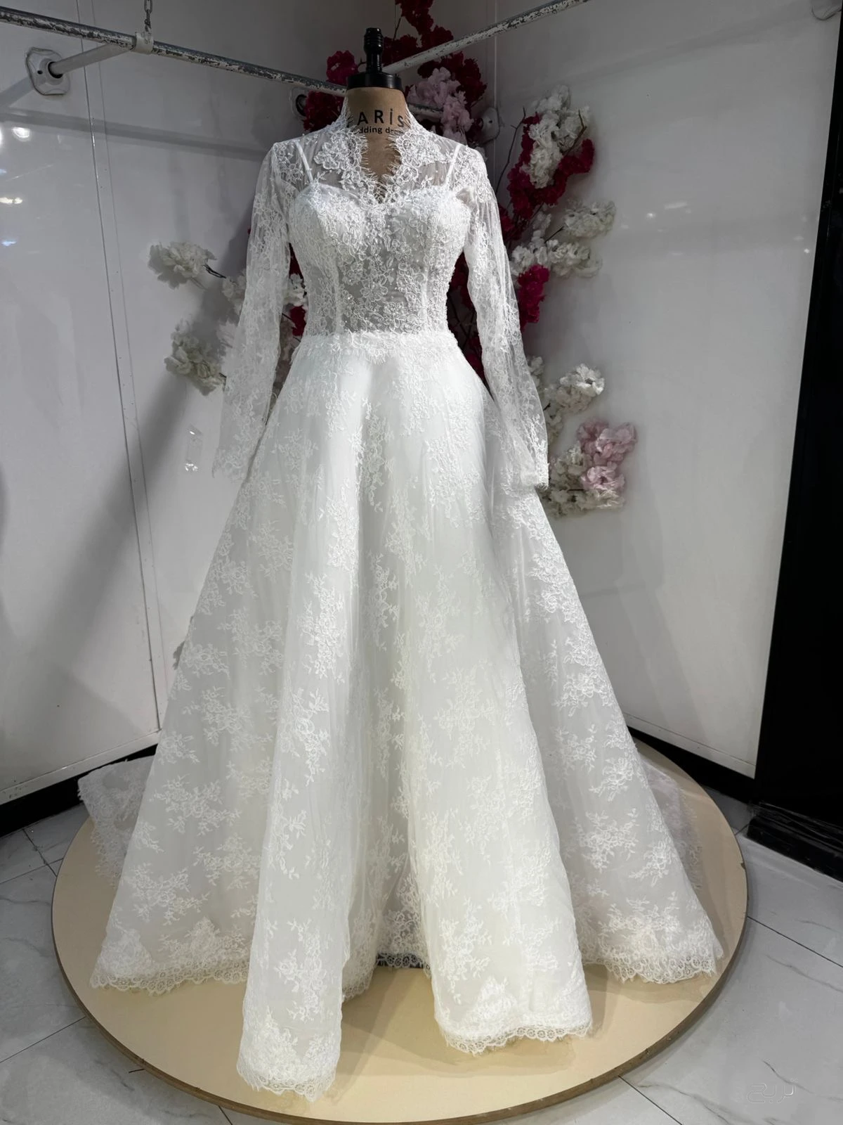 فساتين زفاف وافراح