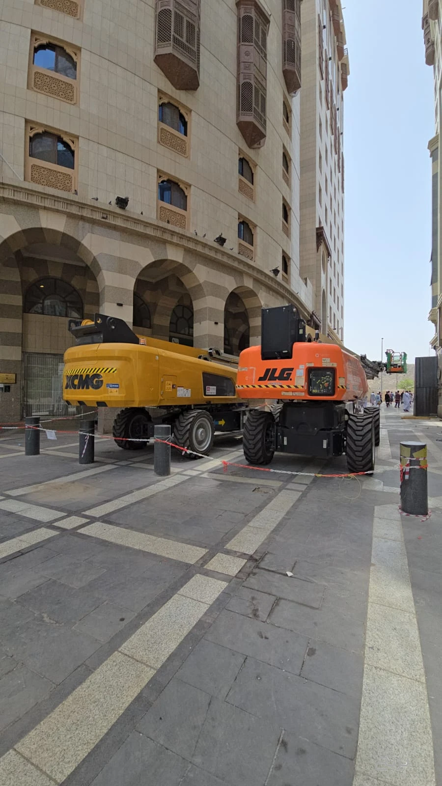 سيزر لفت ومان لفت ورافعات شوكيه وكرينات وتاور لايت وابراج اناره للايجار
