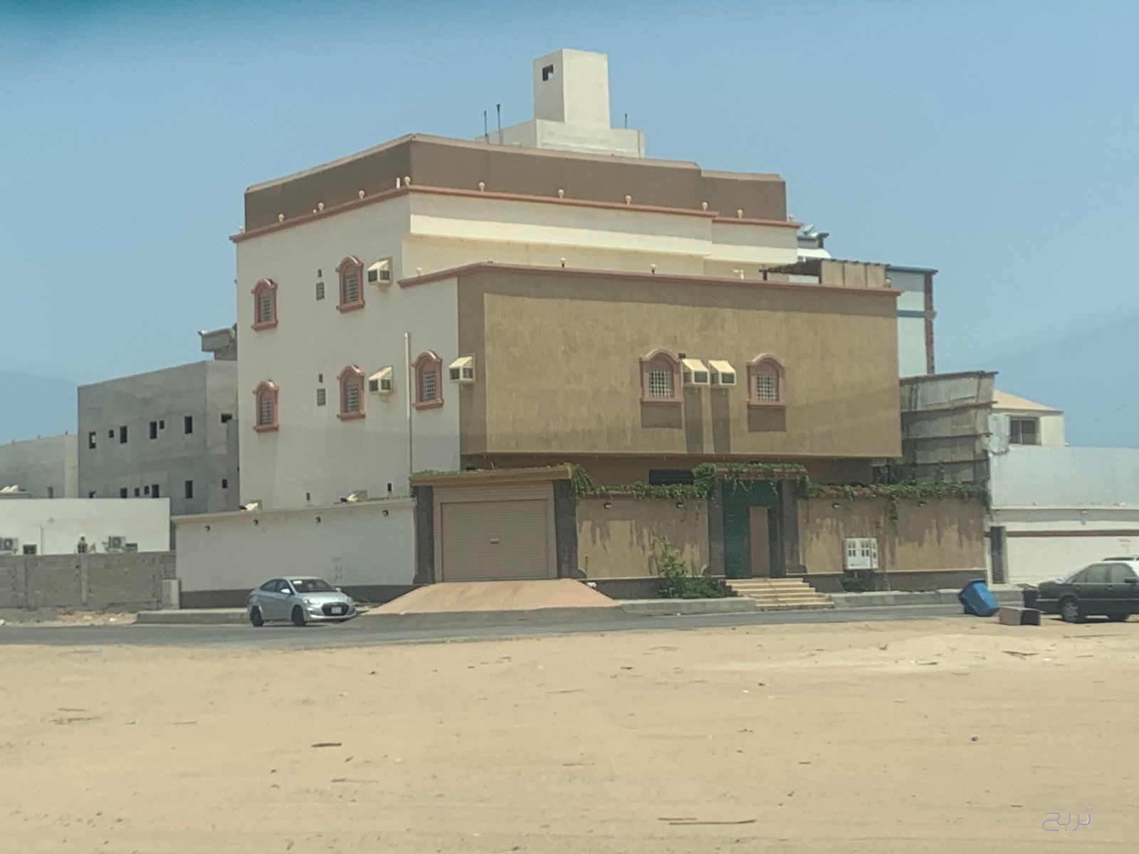 للبيع عمارة في جدة