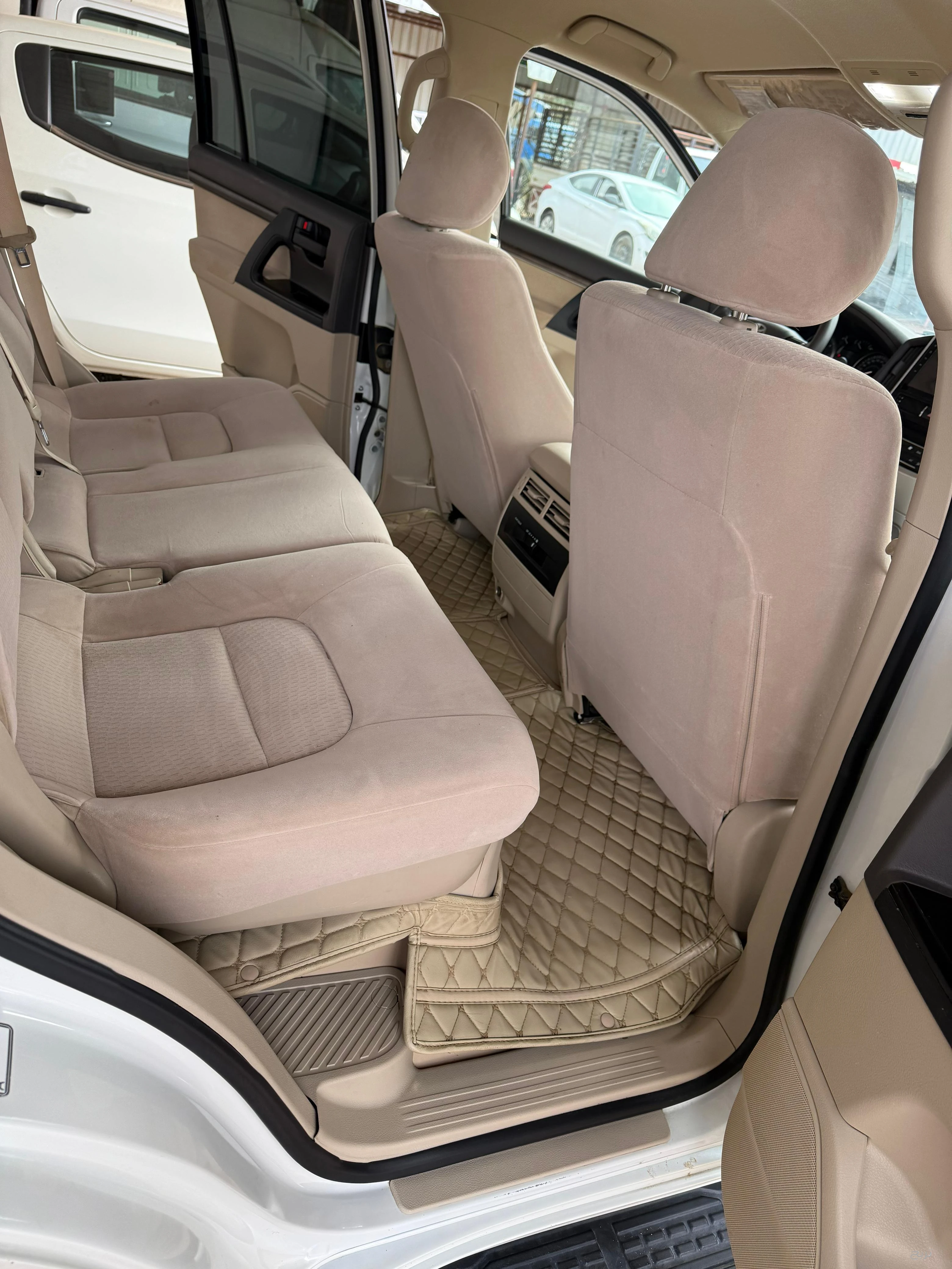 للبيع جيب لاندكروزر GXR