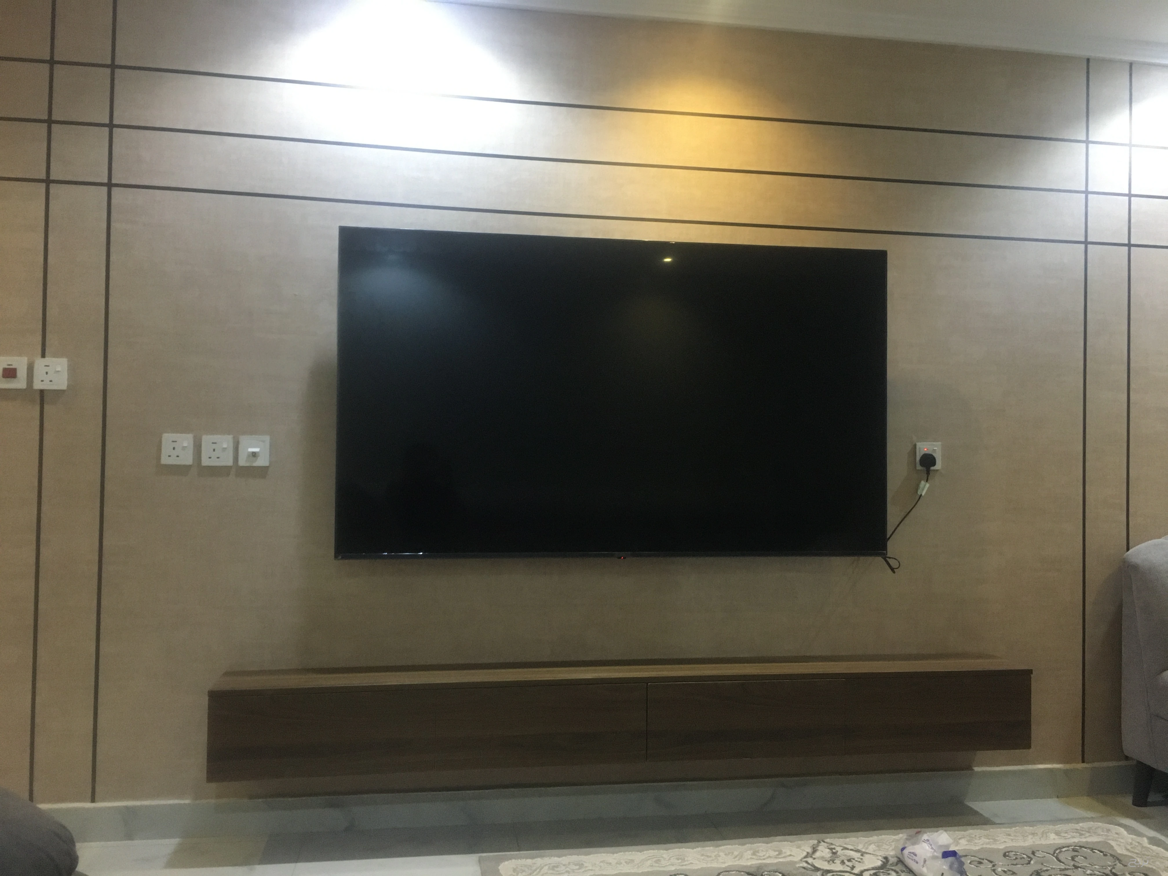 معلم دهانات وديكورات ورق جدران وترميمات عامه