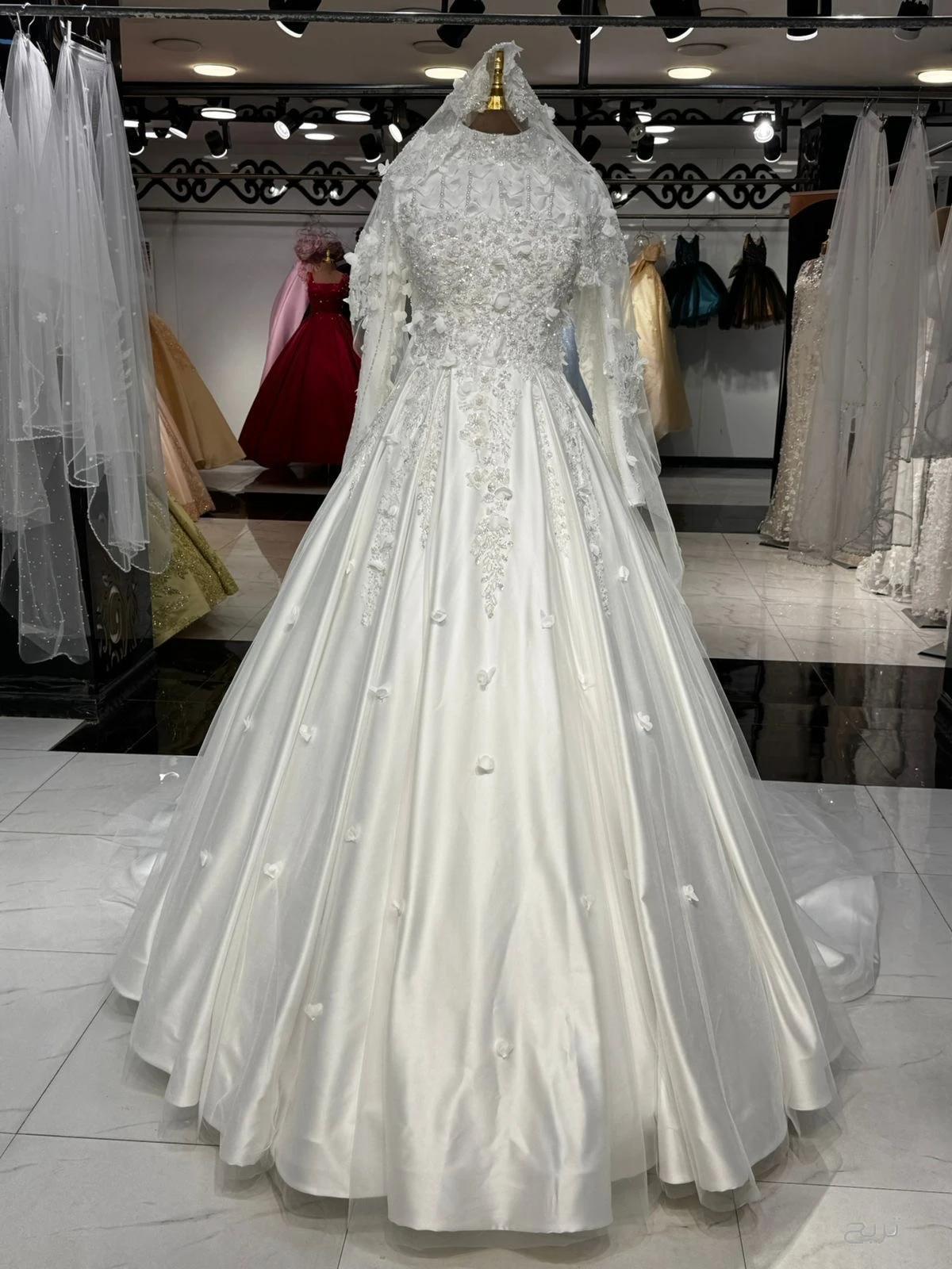 فساتين زفاف وافراح