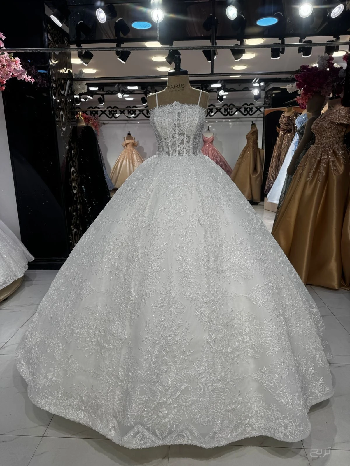 فساتين زفاف وافراح