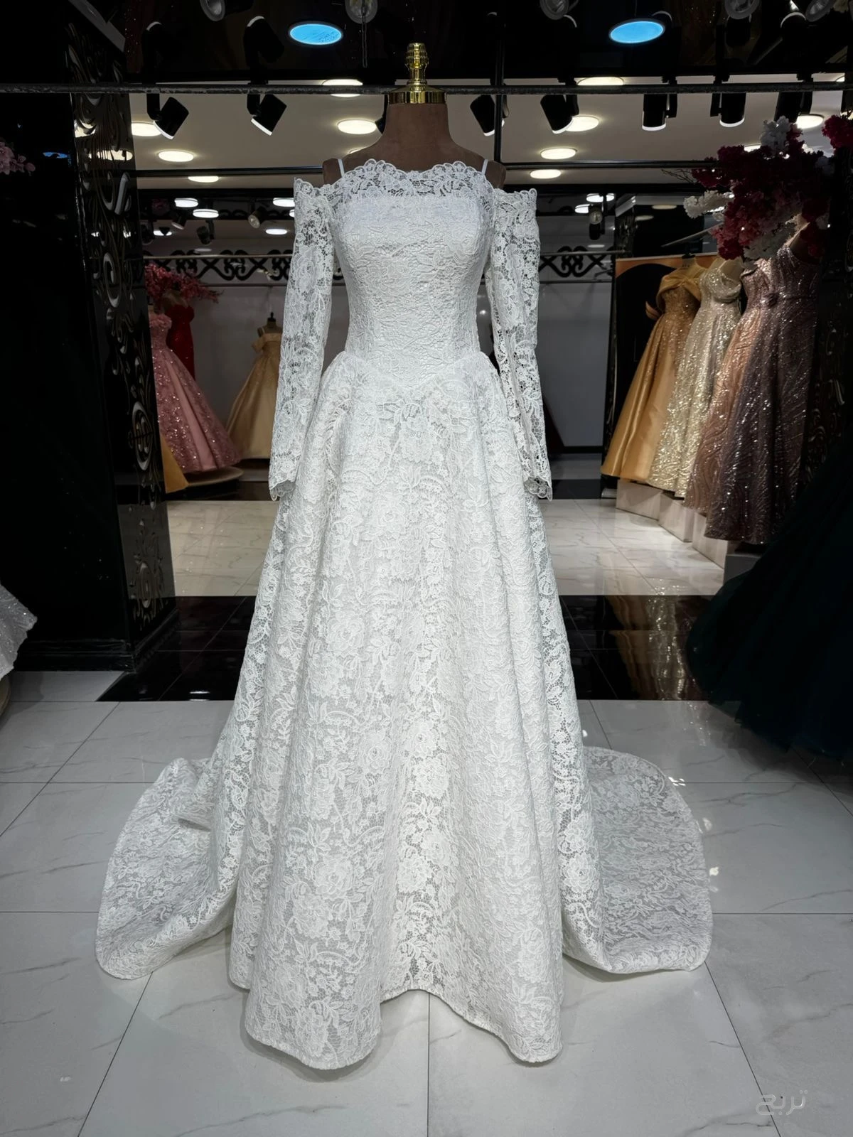 فساتين زفاف وافراح