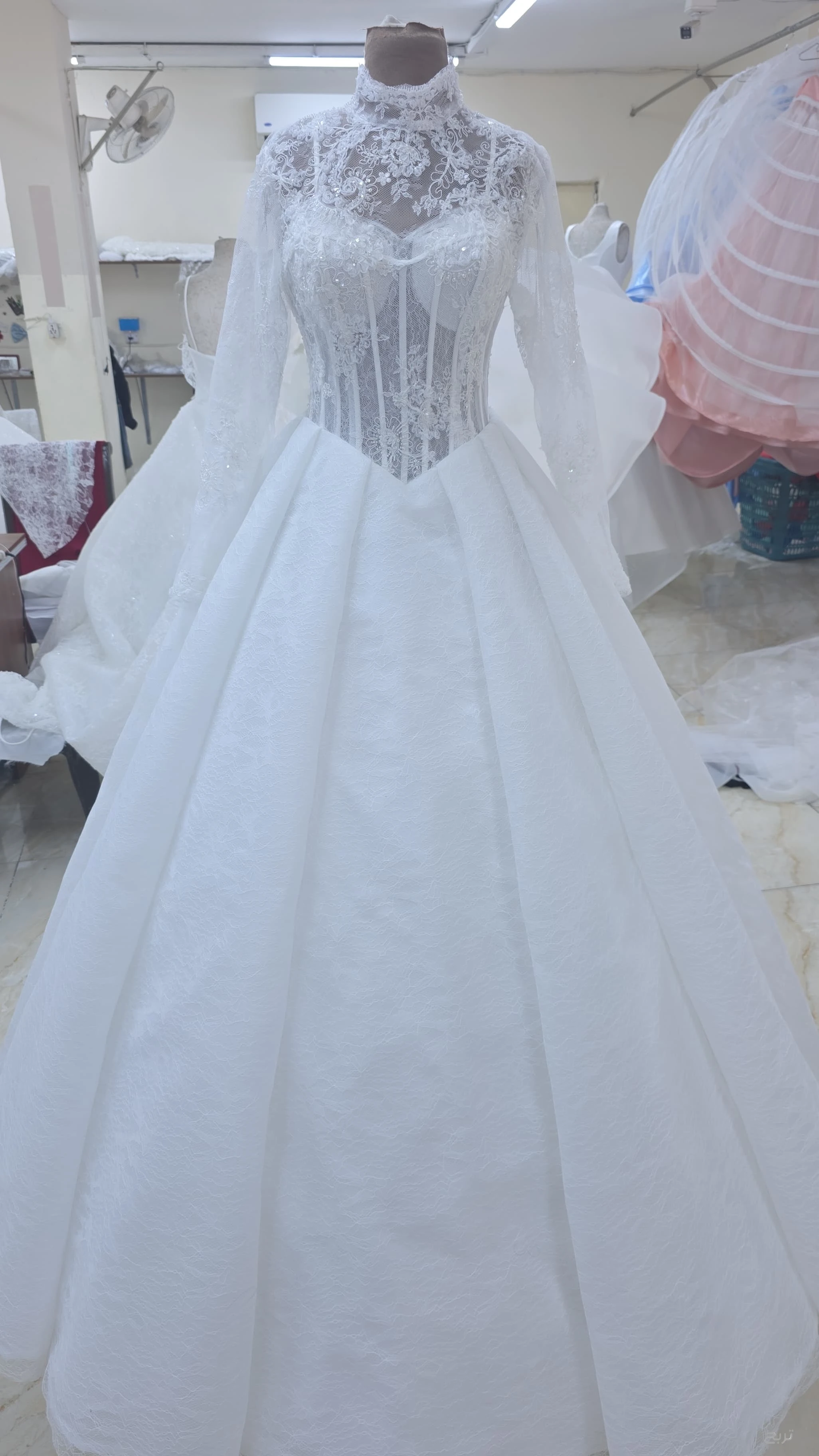 فساتين زفاف وافراح