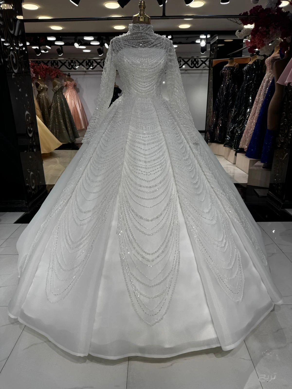 فساتين زفاف وافراح