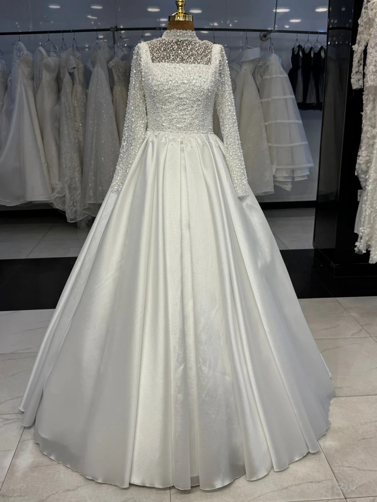 فساتين زفاف وافراح