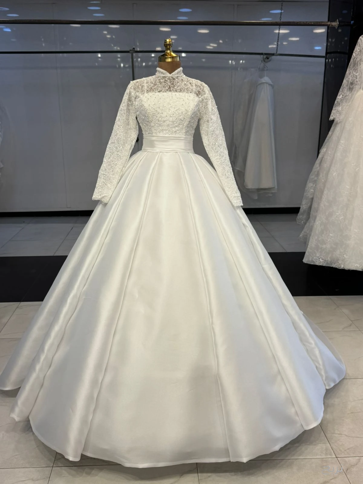 فساتين زفاف وافراح