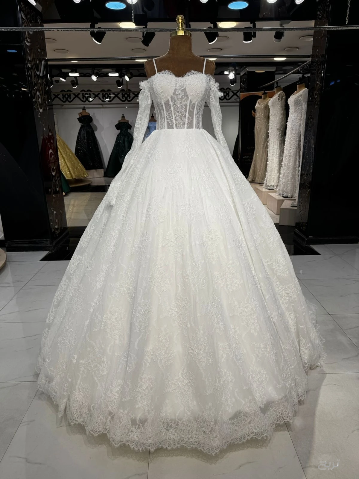 فساتين زفاف وافراح