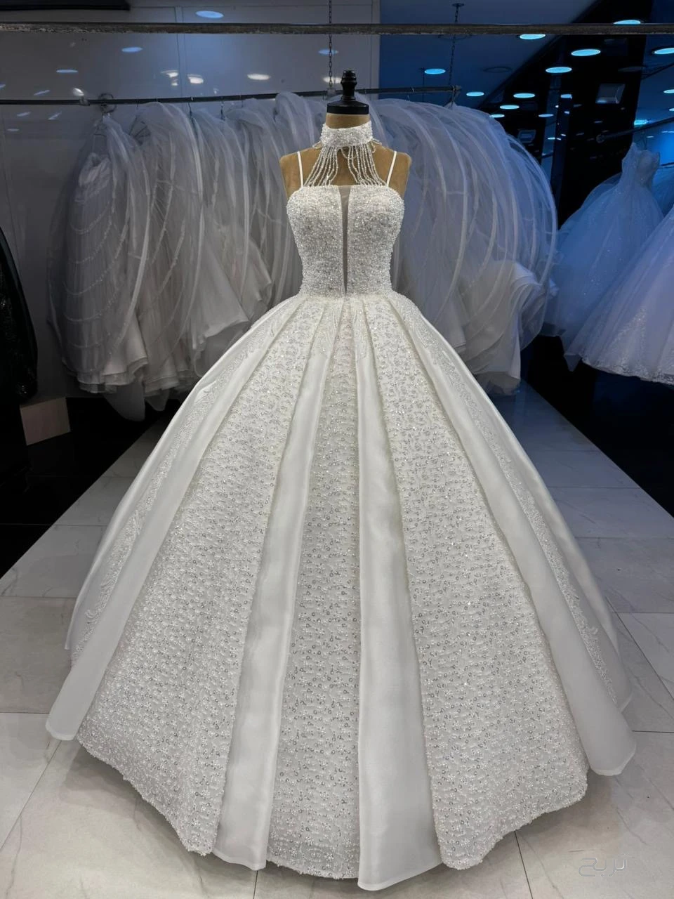 فساتين زفاف وافراح