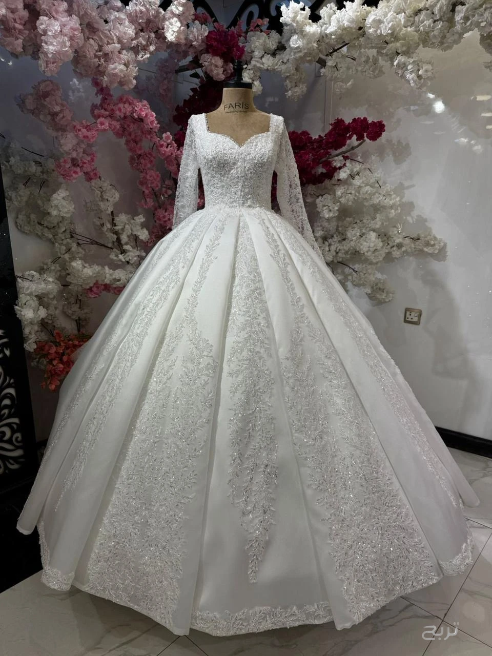 فساتين زفاف وافراح