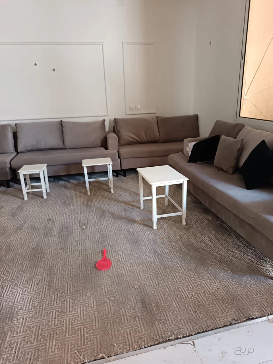 هذه خدمه مخصصة تهدف الى تنظيف المنازل من الاثاث القديم لطلب هذه الخدمه يمكنك التواصل عبر رقم الهاتف 0503559450